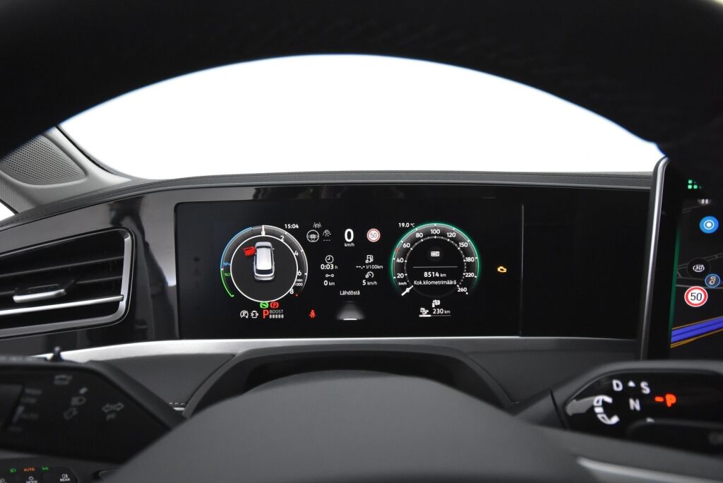 Volkswagen Passat 2025 Variant Elegance Business eHybrid 200 kW DSG-automaatti / Hierovat penkit/ Tehdaskoukku/ Adaptiivinen vakionopeussäädin/ Matrix