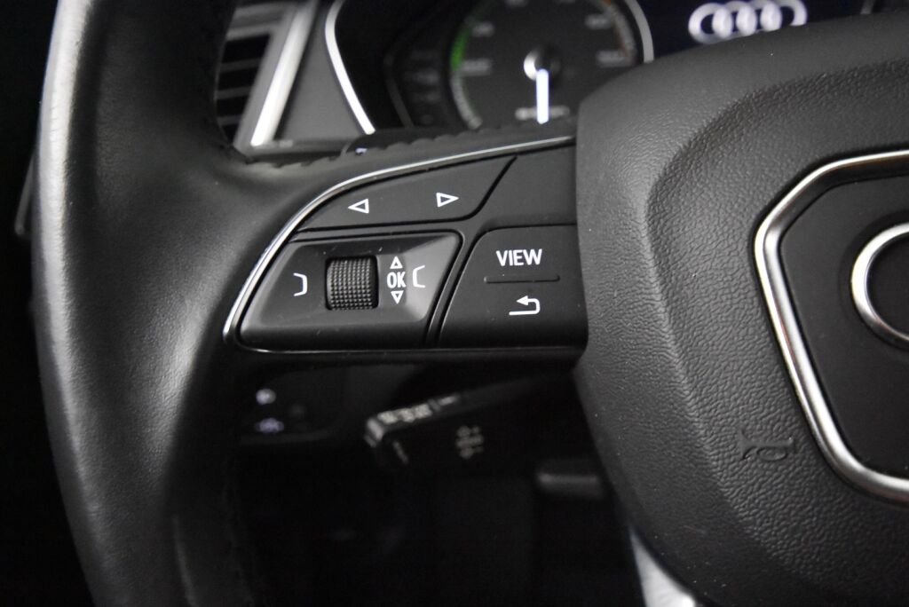 Audi Q5 2020 50 TFSI e 220 kW quattro / Led-ajovalot / Vetokoukku / Urheiluistuimet