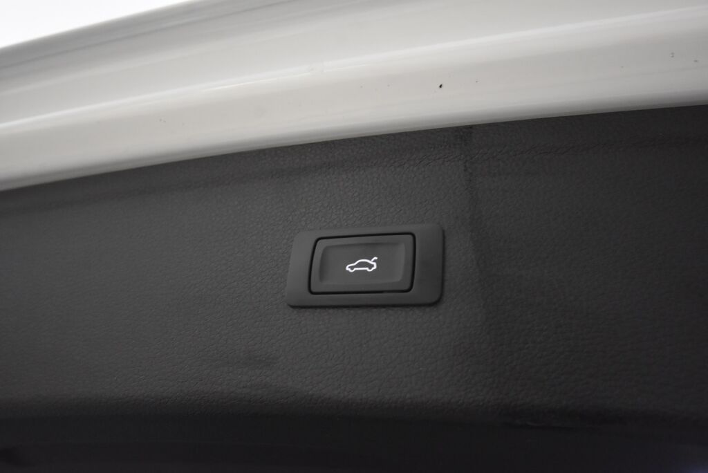 Audi Q5 2020 50 TFSI e 220 kW quattro / Led-ajovalot / Vetokoukku / Urheiluistuimet