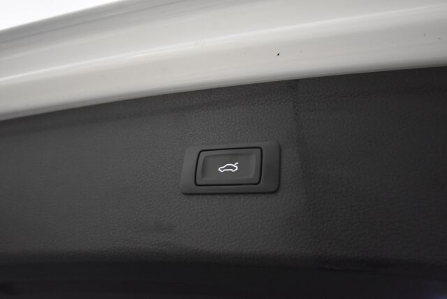 Audi Q5 2020 50 TFSI e 220 kW quattro / Led-ajovalot / Vetokoukku / Urheiluistuimet