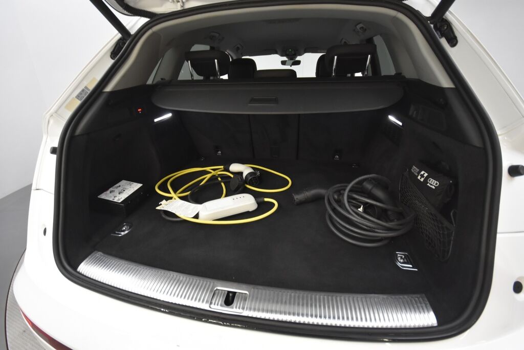 Audi Q5 2020 50 TFSI e 220 kW quattro / Led-ajovalot / Vetokoukku / Urheiluistuimet