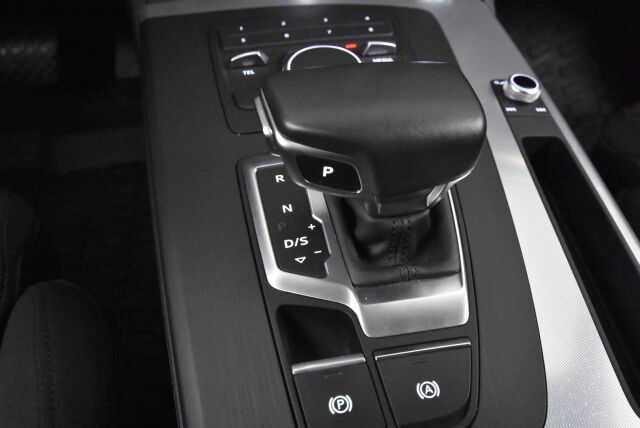 Audi Q5 2020 50 TFSI e 220 kW quattro / Led-ajovalot / Vetokoukku / Urheiluistuimet