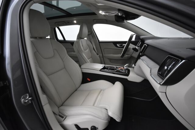 VOLVO V60 2021 T6 Recharge TwE AWD Inscription / Hieronta / ACC / Panoraama / Vetokoukku / Huippuvarusteilla - RAHOITUS TÄHÄN AUTOON VAIN 3.99% - 