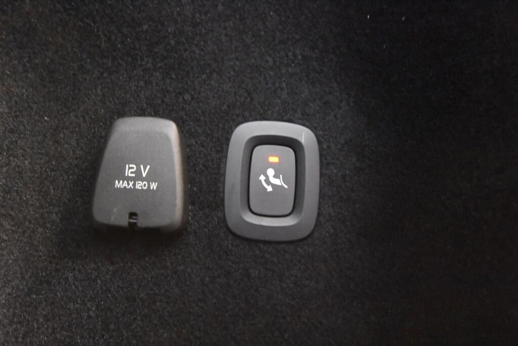 VOLVO V60 2021 T6 Recharge TwE AWD Inscription / Hieronta / ACC / Panoraama / Vetokoukku / Huippuvarusteilla - RAHOITUS TÄHÄN AUTOON VAIN 3.99% - 