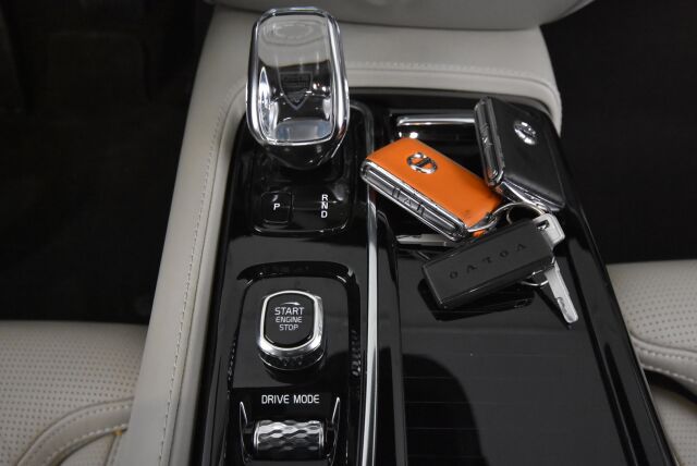 VOLVO V60 2021 T6 Recharge TwE AWD Inscription / Hieronta / ACC / Panoraama / Vetokoukku / Huippuvarusteilla - RAHOITUS TÄHÄN AUTOON VAIN 3.99% - 