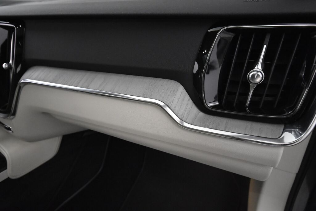 VOLVO V60 2021 T6 Recharge TwE AWD Inscription / Hieronta / ACC / Panoraama / Vetokoukku / Huippuvarusteilla - RAHOITUS TÄHÄN AUTOON VAIN 3.99% - 