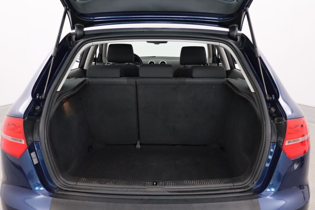 Audi A3 2012 Sportback Attraction S line Business Plus 1,4 TFSI 92 kW / SIISTI / Xenonit / Lohko.sisäp. / Aut.ilmastointi / Vakkari / Metalliväri