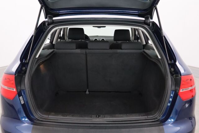 Audi A3 2012 Sportback Attraction S line Business Plus 1,4 TFSI 92 kW / SIISTI / Xenonit / Lohko.sisäp. / Aut.ilmastointi / Vakkari / Metalliväri