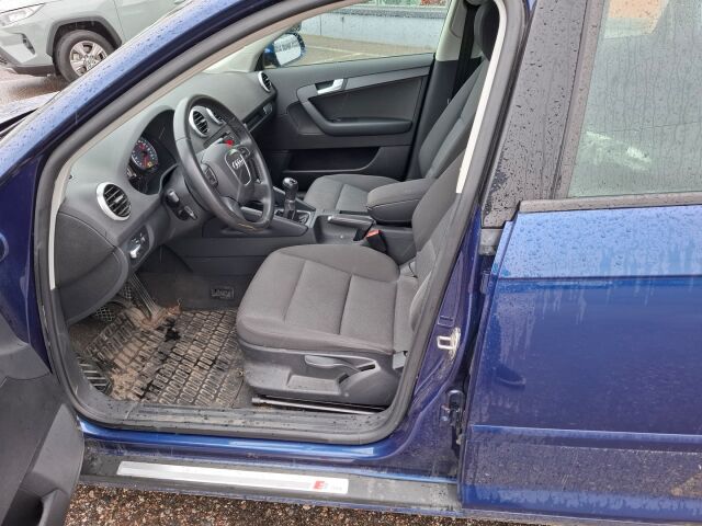 Audi A3 2012 Sportback Attraction S line Business Plus 1,4 TFSI 92 kW / SIISTI / Xenonit / Lohko.sisäp. / Aut.ilmastointi / Vakkari / Metalliväri