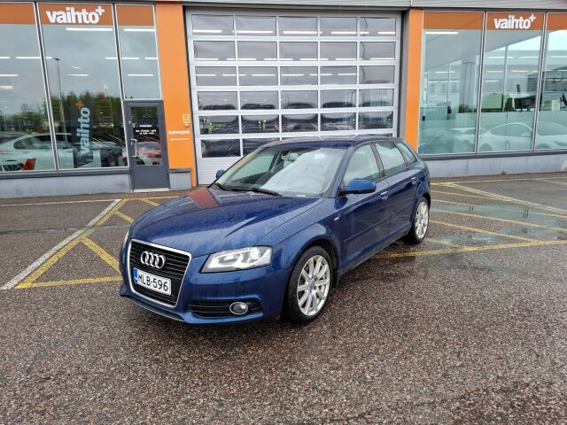 Audi A3 2012 Sportback Attraction S line Business Plus 1,4 TFSI 92 kW / SIISTI / Xenonit / Lohko.sisäp. / Aut.ilmastointi / Vakkari / Metalliväri