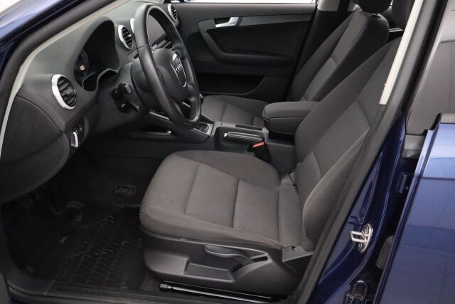 Audi A3 2012 Sportback Attraction S line Business Plus 1,4 TFSI 92 kW / SIISTI / Xenonit / Lohko.sisäp. / Aut.ilmastointi / Vakkari / Metalliväri