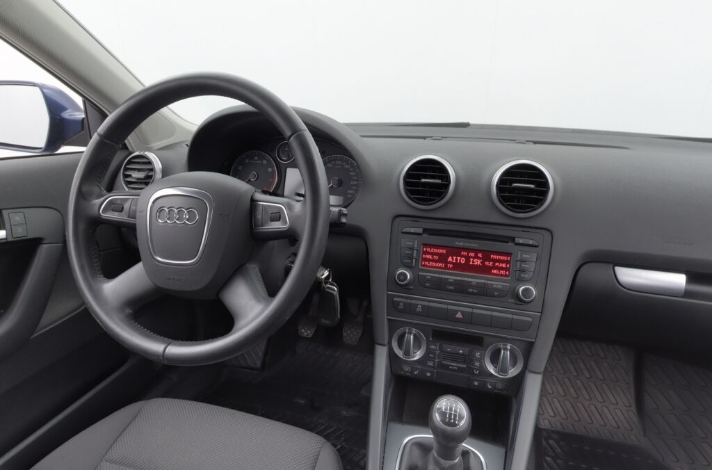 Audi A3 2012 Sportback Attraction S line Business Plus 1,4 TFSI 92 kW / SIISTI / Xenonit / Lohko.sisäp. / Aut.ilmastointi / Vakkari / Metalliväri