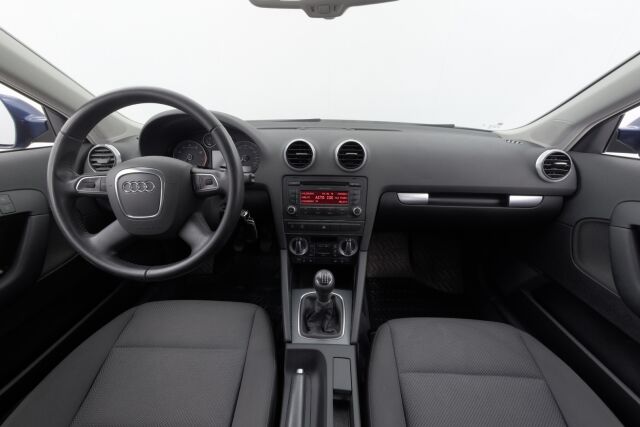 Audi A3 2012 Sportback Attraction S line Business Plus 1,4 TFSI 92 kW / SIISTI / Xenonit / Lohko.sisäp. / Aut.ilmastointi / Vakkari / Metalliväri