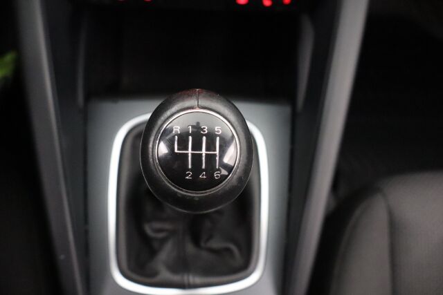 Audi A3 2012 Sportback Attraction S line Business Plus 1,4 TFSI 92 kW / SIISTI / Xenonit / Lohko.sisäp. / Aut.ilmastointi / Vakkari / Metalliväri
