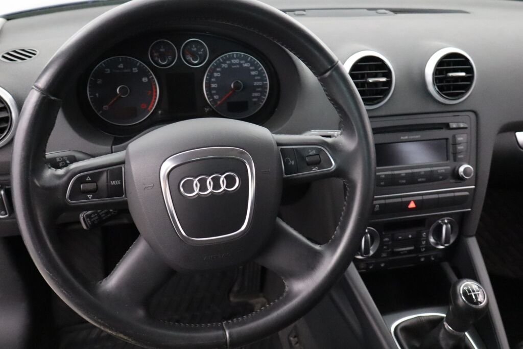 Audi A3 2012 Sportback Attraction S line Business Plus 1,4 TFSI 92 kW / SIISTI / Xenonit / Lohko.sisäp. / Aut.ilmastointi / Vakkari / Metalliväri