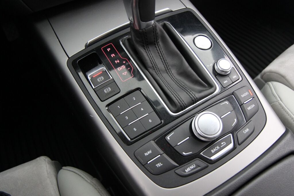 Audi A6 allroad quattro 2013 Business 3,0 V6 TDI 180 kW S tronic / Koukku / Webasto / Sähkökontti / Tutkat
