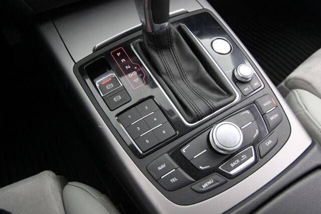 Audi A6 allroad quattro 2013 Business 3,0 V6 TDI 180 kW S tronic / Koukku / Webasto / Sähkökontti / Tutkat