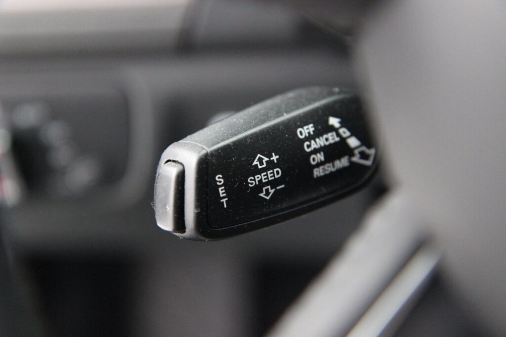 Audi A6 allroad quattro 2013 Business 3,0 V6 TDI 180 kW S tronic / Koukku / Webasto / Sähkökontti / Tutkat