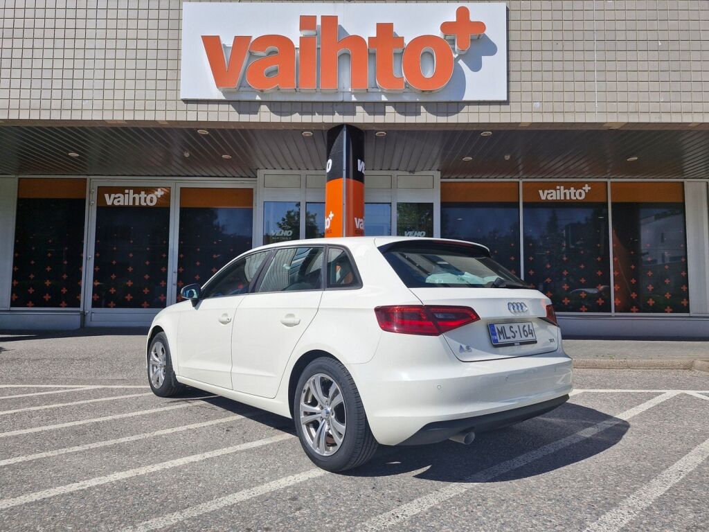 Audi A3 2014 Sportback Business 1,6 TDI 77 kW S tronic / Suomi-auto / Tutkat / Uudet kesärenkaat / Jakopää tehty 166tkm / Xenon valot