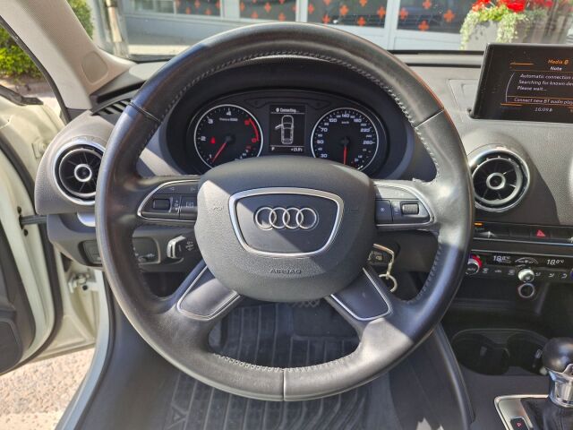 Audi A3 2014 Sportback Business 1,6 TDI 77 kW S tronic / Suomi-auto / Tutkat / Uudet kesärenkaat / Jakopää tehty 166tkm / Xenon valot