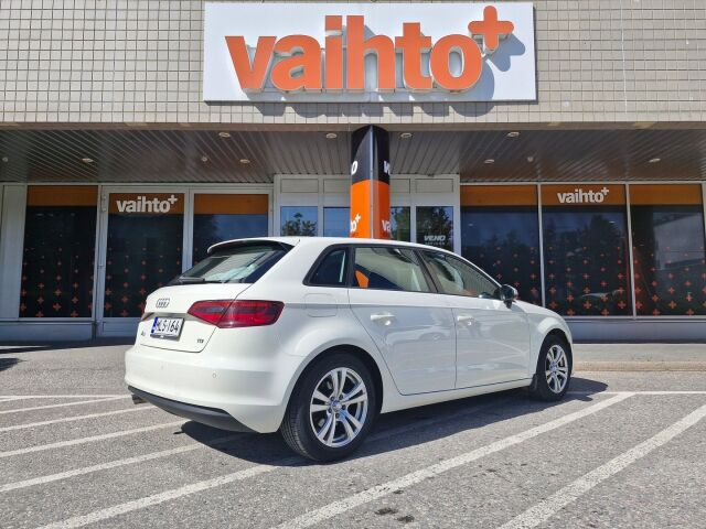 Audi A3 2014 Sportback Business 1,6 TDI 77 kW S tronic / Suomi-auto / Tutkat / Uudet kesärenkaat / Jakopää tehty 166tkm / Xenon valot