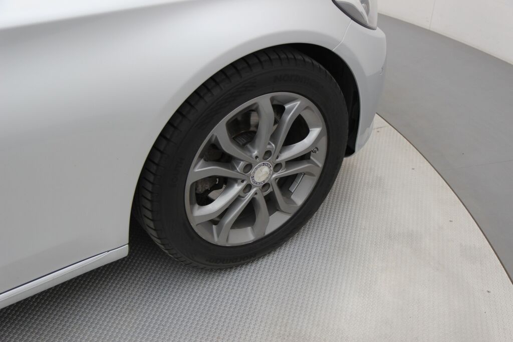 Mercedes-Benz C 2015 180 A Premium Business /