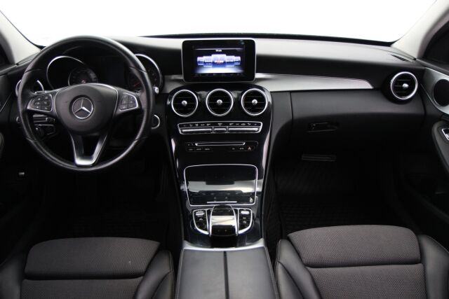 Mercedes-Benz C 2015 180 A Premium Business /