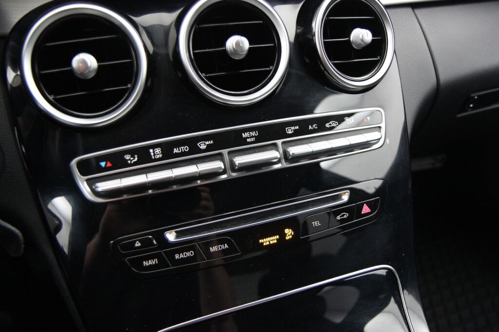 Mercedes-Benz C 2015 180 A Premium Business /