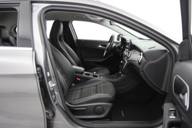 Mercedes-Benz GLA 2015 200 A / Osanahat / Kamera / Vakkari /