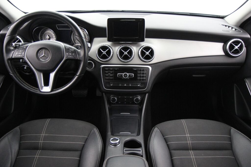 Mercedes-Benz GLA 2015 200 A / Osanahat / Kamera / Vakkari /