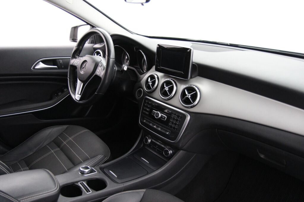Mercedes-Benz GLA 2015 200 A / Osanahat / Kamera / Vakkari /