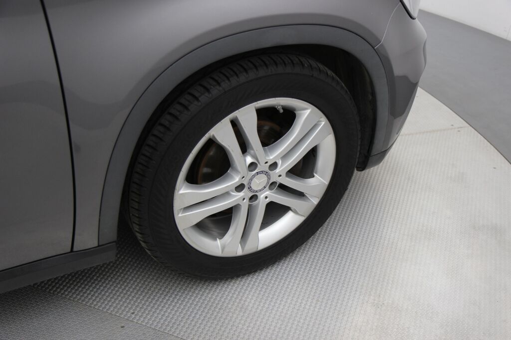 Mercedes-Benz GLA 2015 200 A / Osanahat / Kamera / Vakkari /