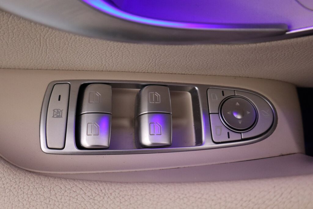 Mercedes-Benz E 2017 350 d A Business / Webasto / Adapt.vakkari / Ohjausavustin / BLIS / Multibeam / Navi / Nahkaverhoilu / Peruutuskamera