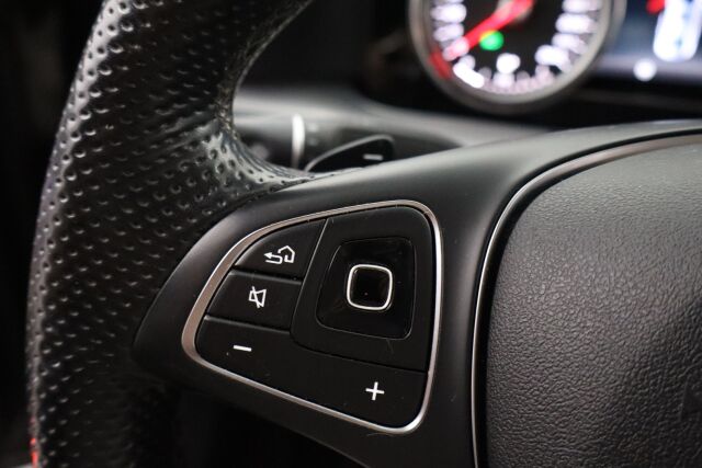 Mercedes-Benz E 2017 350 d A Business / Webasto / Adapt.vakkari / Ohjausavustin / BLIS / Multibeam / Navi / Nahkaverhoilu / Peruutuskamera