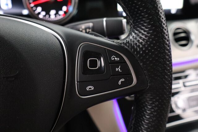 Mercedes-Benz E 2017 350 d A Business / Webasto / Adapt.vakkari / Ohjausavustin / BLIS / Multibeam / Navi / Nahkaverhoilu / Peruutuskamera