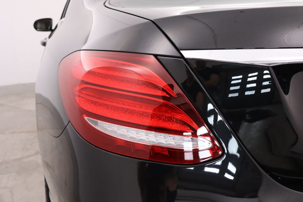 Mercedes-Benz E 2017 350 d A Business / Webasto / Adapt.vakkari / Ohjausavustin / BLIS / Multibeam / Navi / Nahkaverhoilu / Peruutuskamera