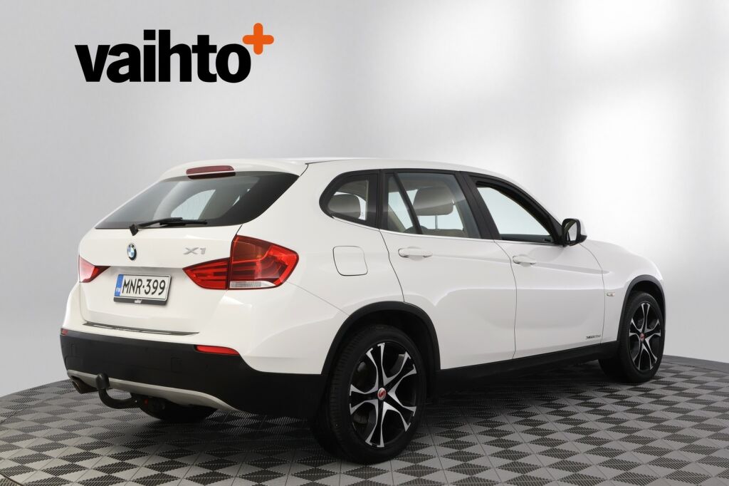 BMW X1 2010 xDrive 23D A E84 SAV / Nahkasisusta / Koukku / Uudet kesärenkaat / Uusi tuulilasi / Juuri huollettu