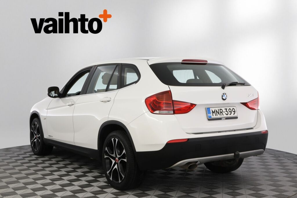 BMW X1 2010 xDrive 23D A E84 SAV / Nahkasisusta / Koukku / Uudet kesärenkaat / Uusi tuulilasi / Juuri huollettu