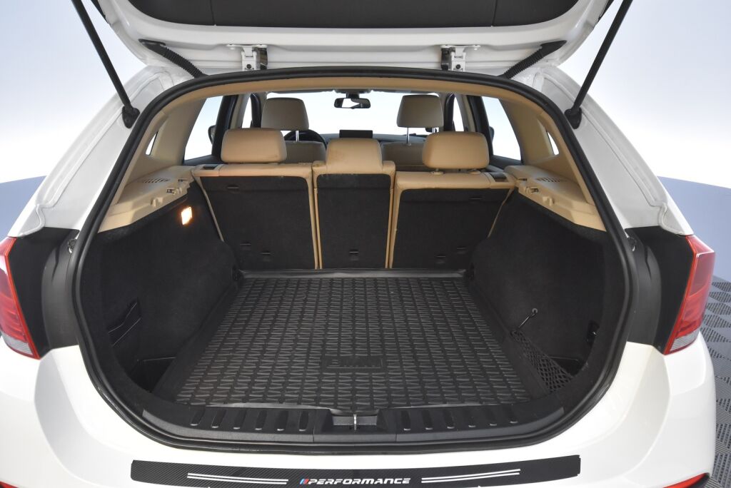 BMW X1 2010 xDrive 23D A E84 SAV / Nahkasisusta / Koukku / Uudet kesärenkaat / Uusi tuulilasi / Juuri huollettu