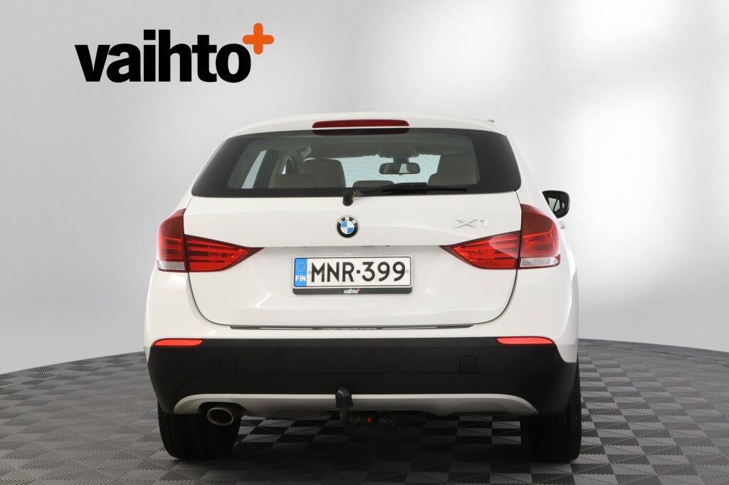 BMW X1 2010 xDrive 23D A E84 SAV / Nahkasisusta / Koukku / Uudet kesärenkaat / Uusi tuulilasi / Juuri huollettu
