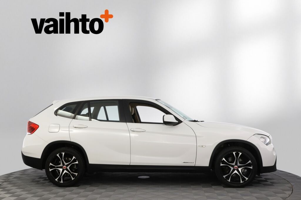 BMW X1 2010 xDrive 23D A E84 SAV / Nahkasisusta / Koukku / Uudet kesärenkaat / Uusi tuulilasi / Juuri huollettu