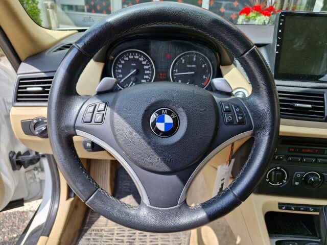 BMW X1 2010 xDrive 23D A E84 SAV / Nahkasisusta / Koukku / Uudet kesärenkaat / Uusi tuulilasi / Juuri huollettu