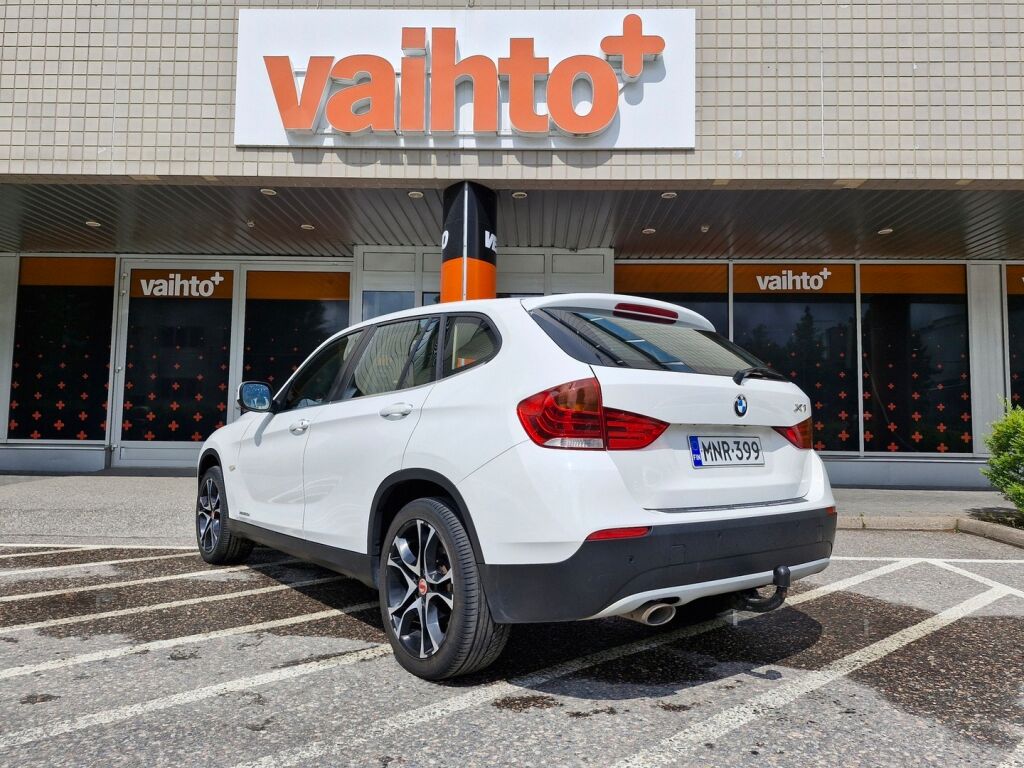 BMW X1 2010 xDrive 23D A E84 SAV / Nahkasisusta / Koukku / Uudet kesärenkaat / Uusi tuulilasi / Juuri huollettu