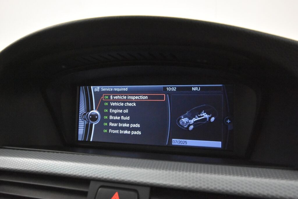 BMW 330 2009 A E91 Touring LCI M Sport / Panoraama / Nahkasisusta / Acc / Pro Navi / Individual Audio / Sähköpenkit / Hyvin huollettu
