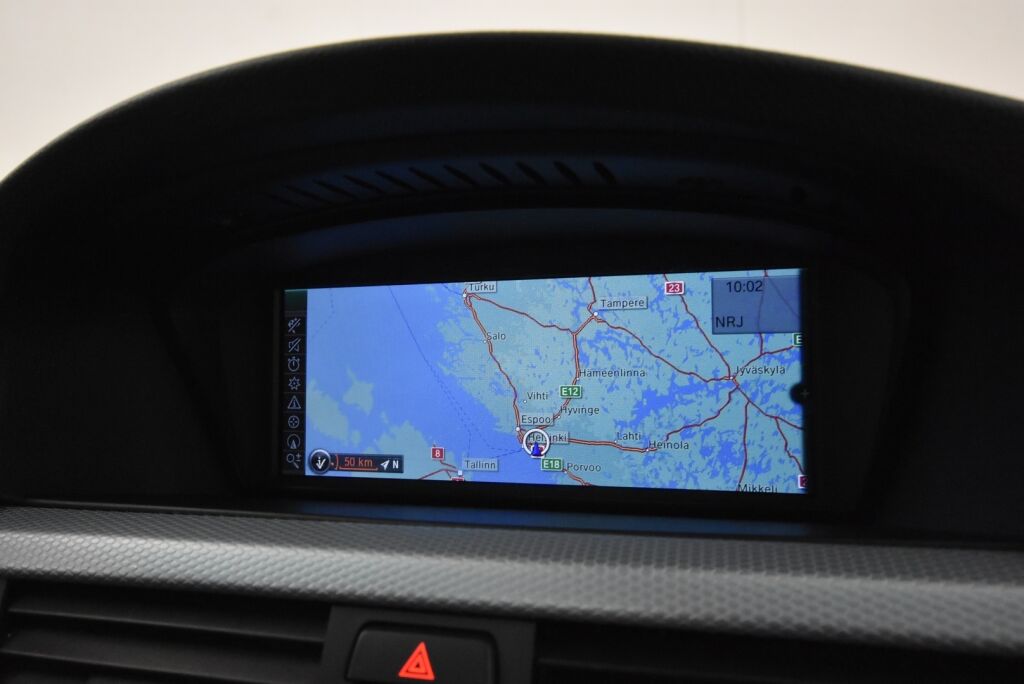 BMW 330 2009 A E91 Touring LCI M Sport / Panoraama / Nahkasisusta / Acc / Pro Navi / Individual Audio / Sähköpenkit / Hyvin huollettu