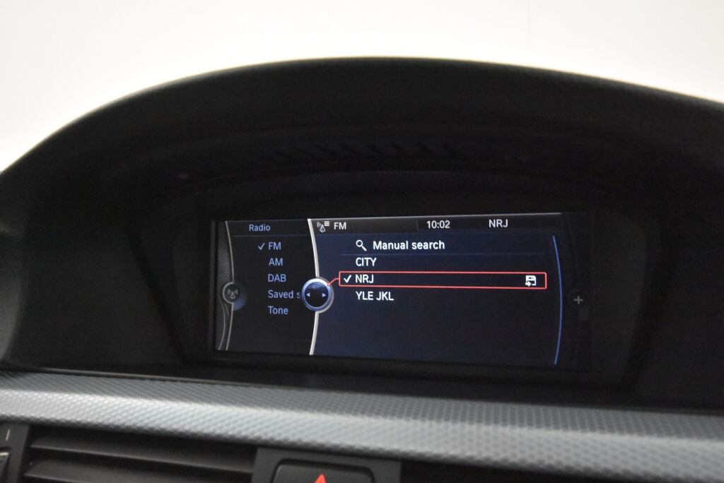 BMW 330 2009 A E91 Touring LCI M Sport / Panoraama / Nahkasisusta / Acc / Pro Navi / Individual Audio / Sähköpenkit / Hyvin huollettu