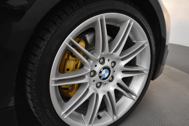 BMW 330 2009 A E91 Touring LCI M Sport / Panoraama / Nahkasisusta / Acc / Pro Navi / Individual Audio / Sähköpenkit / Hyvin huollettu