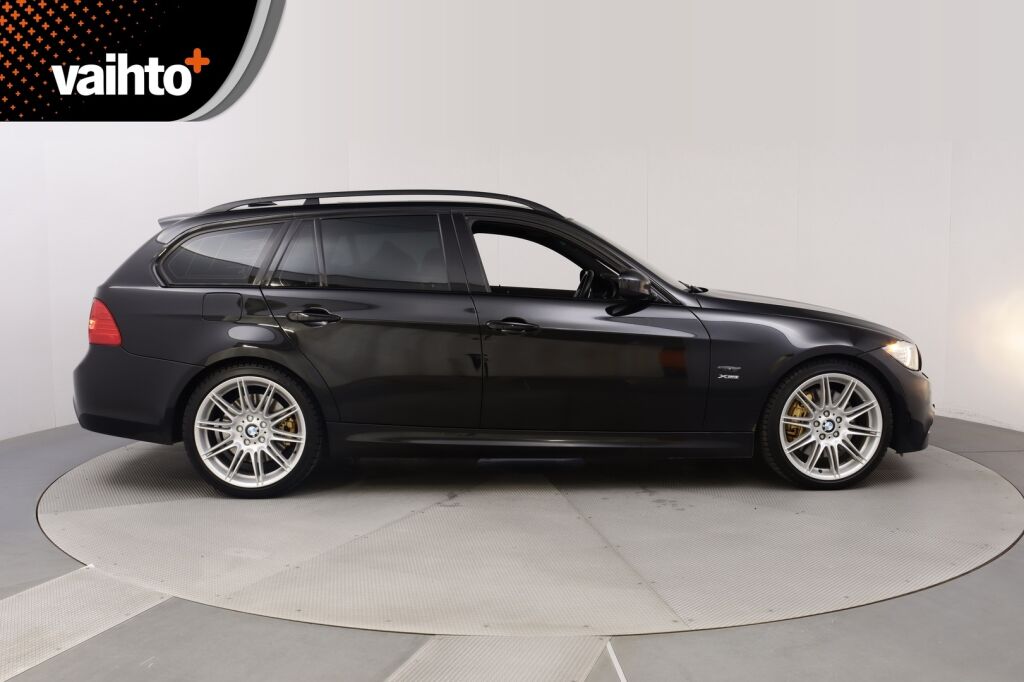 BMW 330 2009 A E91 Touring LCI M Sport / Panoraama / Nahkasisusta / Acc / Pro Navi / Individual Audio / Sähköpenkit / Hyvin huollettu