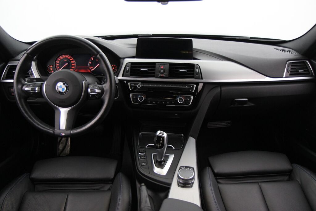 BMW 320 2019 F31 Touring 320i A xDrive Summer Edition / M-Sport ulkonäköpaketti / M-Sport ratti / Lohkolämmitin / Koukku / Nahat