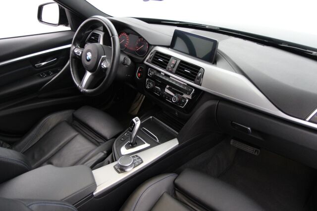 BMW 320 2019 F31 Touring 320i A xDrive Summer Edition / M-Sport ulkonäköpaketti / M-Sport ratti / Lohkolämmitin / Koukku / Nahat